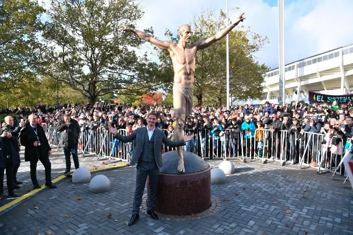 Ибрахимович се сдоби с бронзова статуя в родния си град