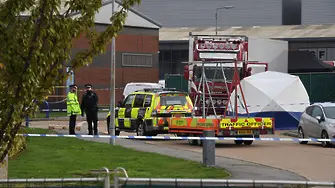 Идентифицираха всички жертви от камиона ковчег в Англия