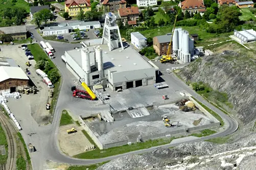 Взрив в мина в Германия затрупа 38 души, има ранени