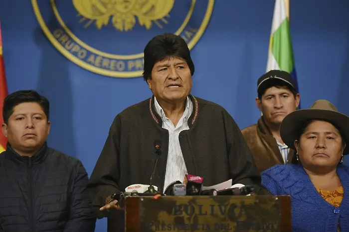 Президентът на Боливия си подаде оставката