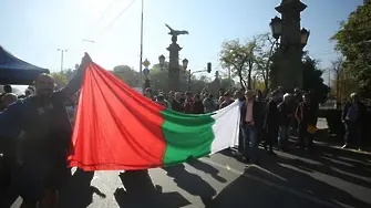 Орлов мост: блокадата на протестиращите срещу Гешев остава (СНИМКИ, ВИДЕО)