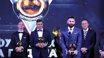 Футболист № 1 на България дарява топки на родния си клуб