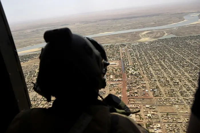 13 френски войници гинат при авиокатастрофа в Мали