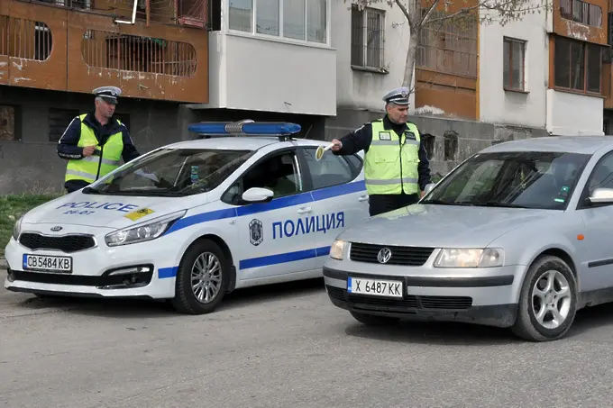 Двама задържани и пет пометени коли след гонка в Пловдив