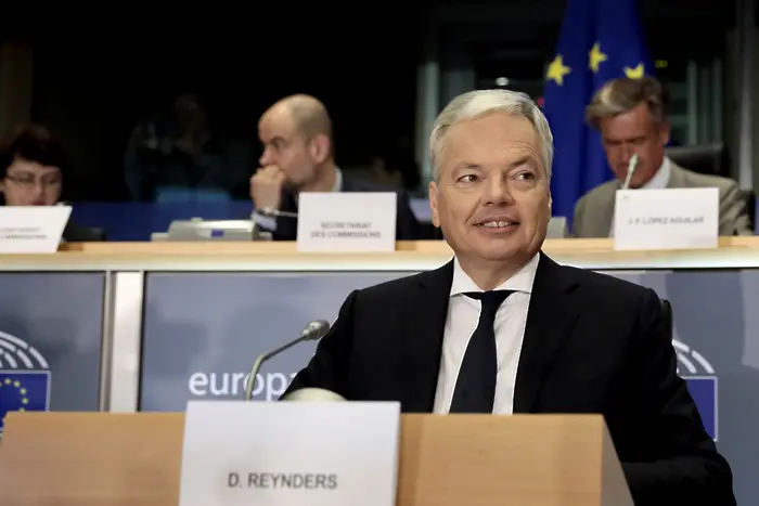 Еврокомисията все още обсъжда кога да падне мониторингът
