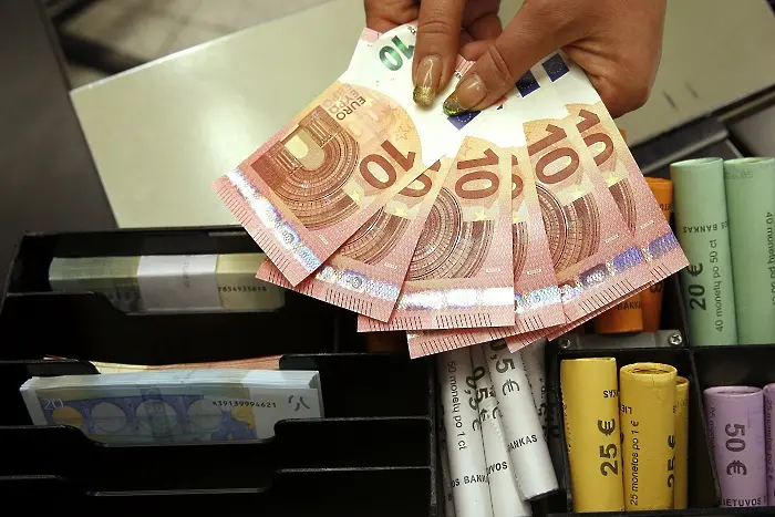 Гръцките банки замразяват плащането на заеми за €18 млрд. до края на годината