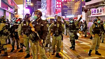 Хонконгската полиция задържа 60 протестиращи