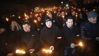 Защо германски неонацисти идват да отдадат почит към 