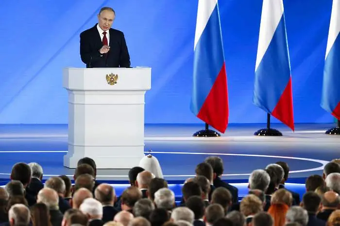 Путин променя Конституцията. Реже пътя на дисиденти към поста си (ВИДЕО)