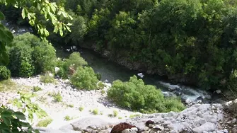 Няма опасност за питейната вода в терасата на река Чепеларска