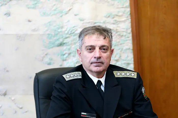 Адмирал Емил Ефтимов - новият шеф на отбраната