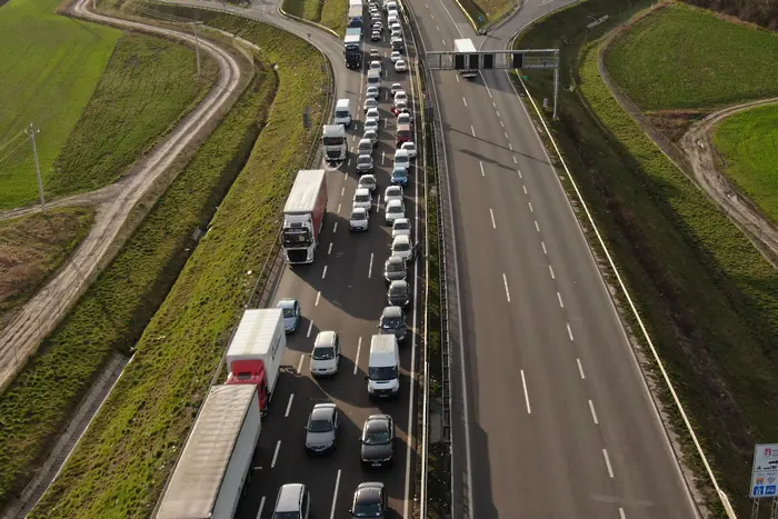 Фон дер Лайен: Граница по „зелен“ коридор да се преминава най-много за 15 минути