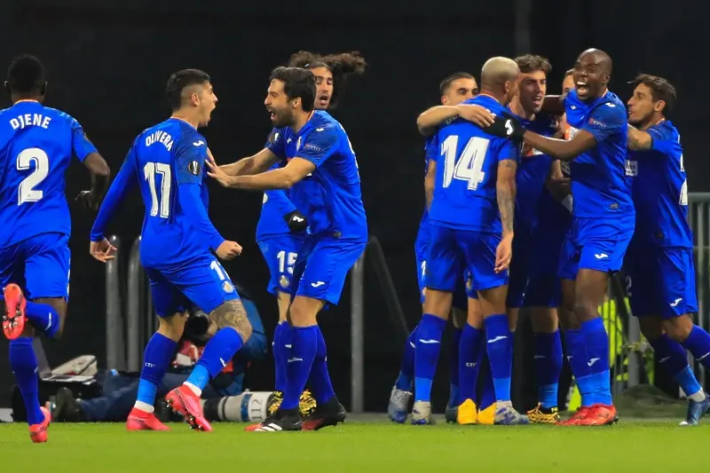 УЕФА отложи мачовете между италианци и испанци в Лига Европа