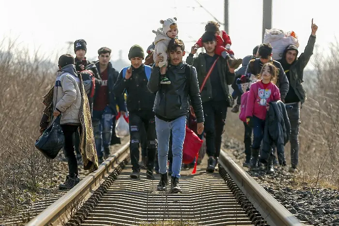 ООН: 13 000 са мигрантите на турско-гръцката граница