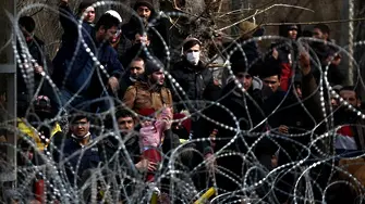 2000 мигранти опитали да преминат границата с Гърция