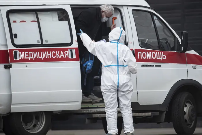 Руски медици протестират. После падат от болничен прозорец (ВИДЕО)