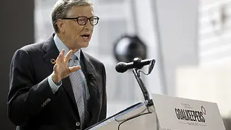 Бил Гейтс: Глупави и странни са конспирациите, че искам да чипирам световното население