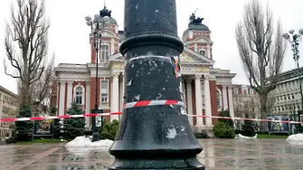 Полицията огражда с ленти градинки и паркове в София