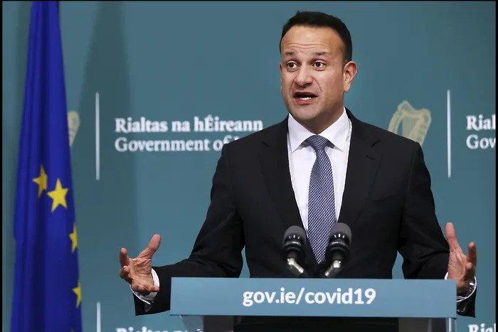 Ирландският премиер дава смени като лекар