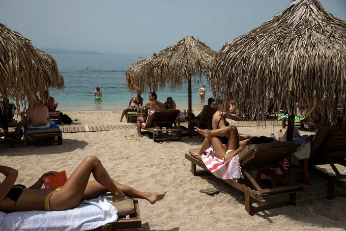 Плажовете в Гърция фрашкани, 40 градуса е (СНИМКИ)