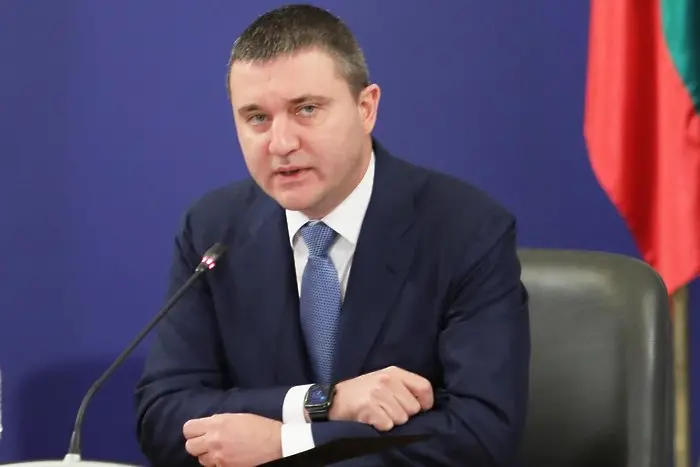 Горанов: Капиталовите резерви на една банка ни делят от ERM II