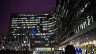 Европейската комисия заплаши Унгария, че ще ѝ спре парите