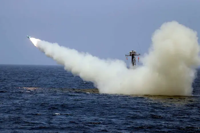 Иран изпита крилата ракета във военноморско учение