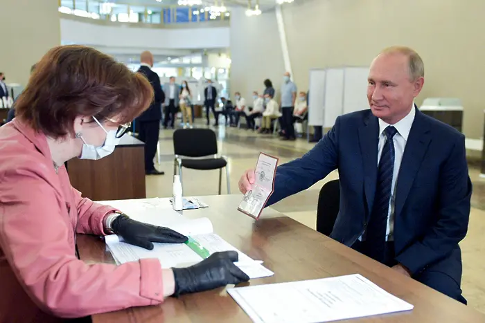Първи резултат от руския референдум - 73% одобряват промените в конституцията