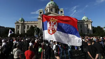 Сръбските управници си осигурили предимство в медиите за вота