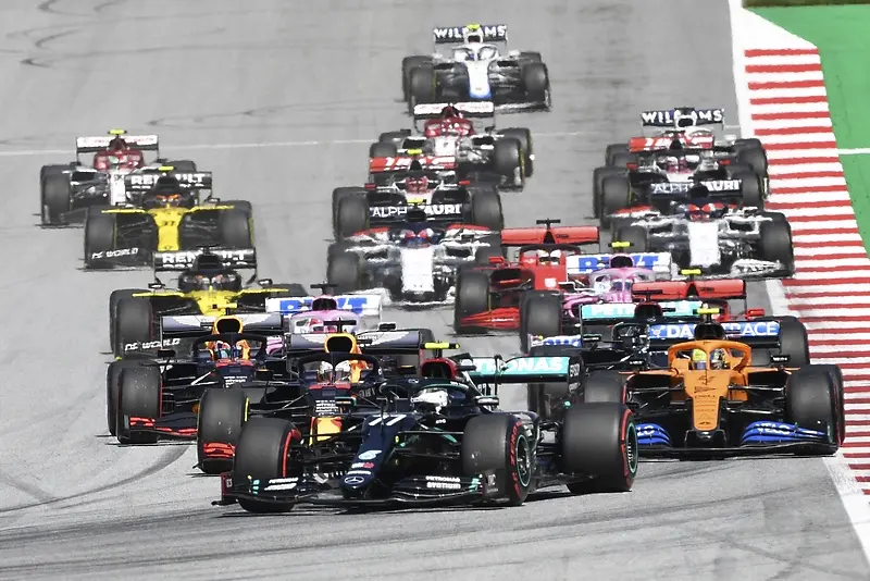 Формула 1 започна с лудо състезание в Австрия