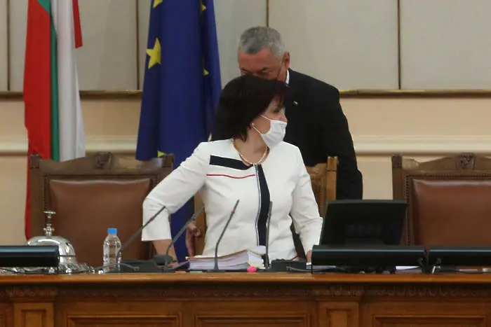 Парламент по време на ваканция: ще изслушва Борисов и МВР