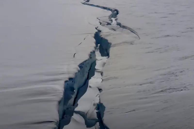 Шелфов ледник с размерите на Плевен се откъсна от бреговете на Канада 