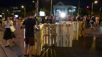 Вдигната е блокадата пред Румънското посолство