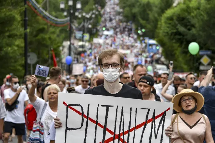 Хиляди протестират срещу Кремъл в Далечния изток (СНИМКИ)