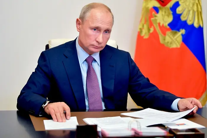 Русия ограничи икономическия шок от вируса, казва Путин