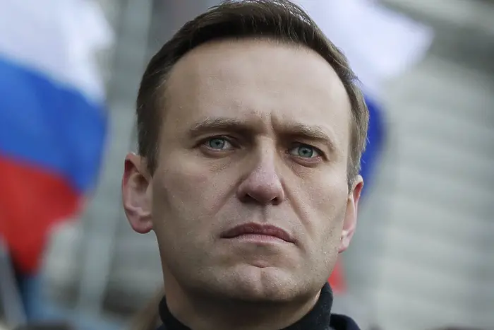 Навални излезе от комата