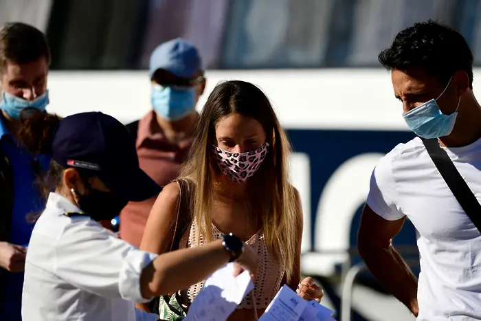 Гърция удължава мерките заради коронавируса до 15 септември