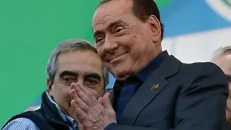 Вкараха Берлускони в болница - за всеки случай