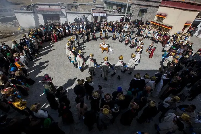 Китай прибира стотици хиляди тибетци в 