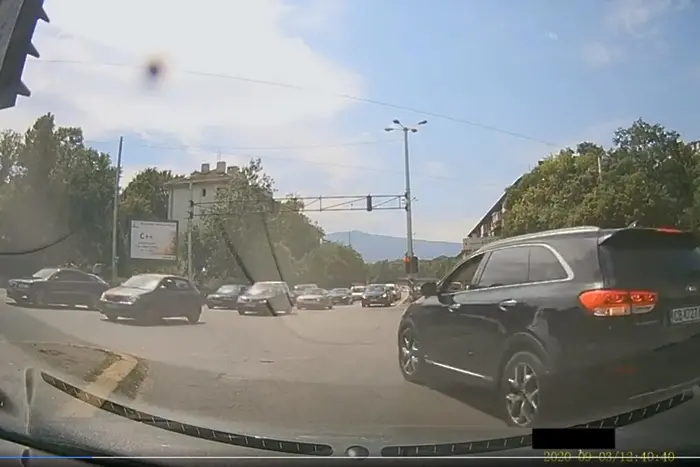 Колата на Тити Папазов заснета в ново нарушение на пътя (ВИДЕО)
