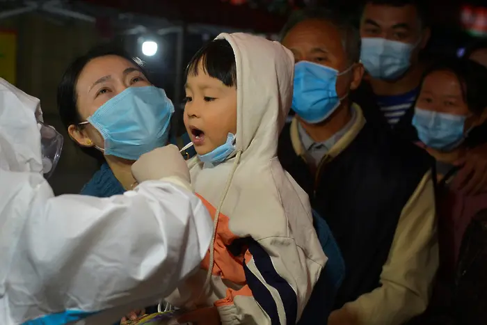 Китай обяви първите от 2 месеца местни случаи на коронавирус
