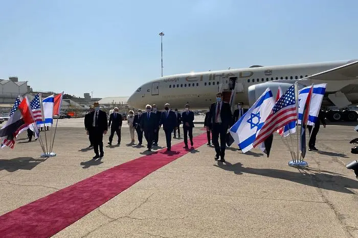 Първата официална делегация от ОАЕ пристигна в Израел