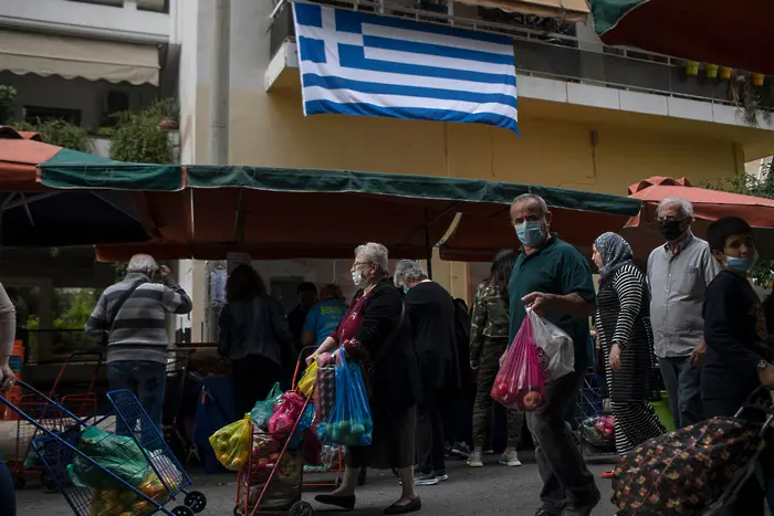Гърция отваря детските градини, яслите и основните училища