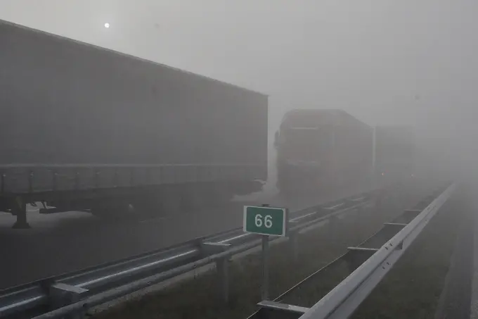 Лед, мъгла и опасност за шофьорите днес