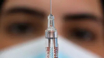 US авиокомпания започна да доставя ваксината на Pfizer в САЩ и Европа