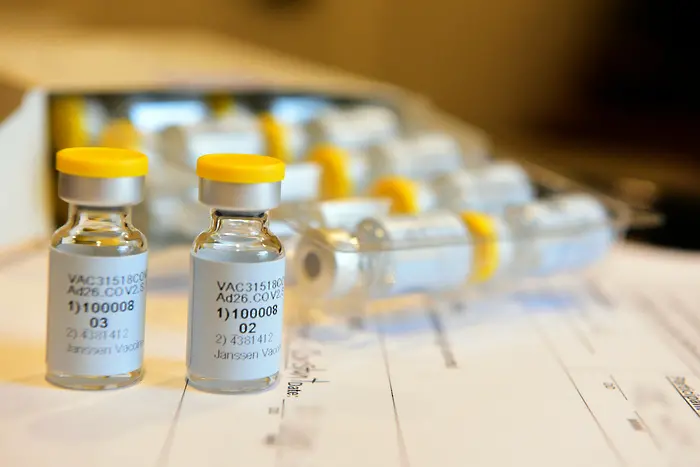 Johnson & Johnson скоро обявява данни за ваксината си