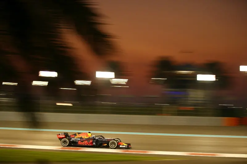 Макс Верстапен спечели последния старт за 2020-а във Формула 1