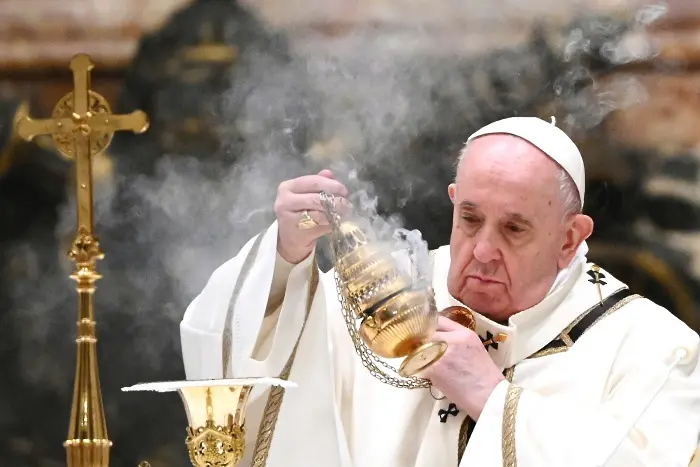 Папата порица заобикалящите карантината