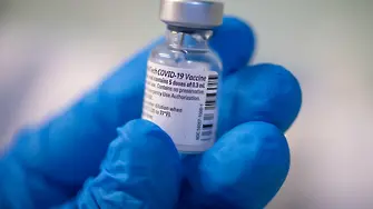 След агенцията по лекарствата и ЕК даде зелена светлина за ваксината на BioNTech и Pfizer
