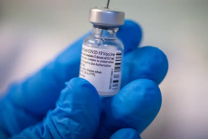 Проблем в завода на Pfizer забави доставката на ваксини за Испания